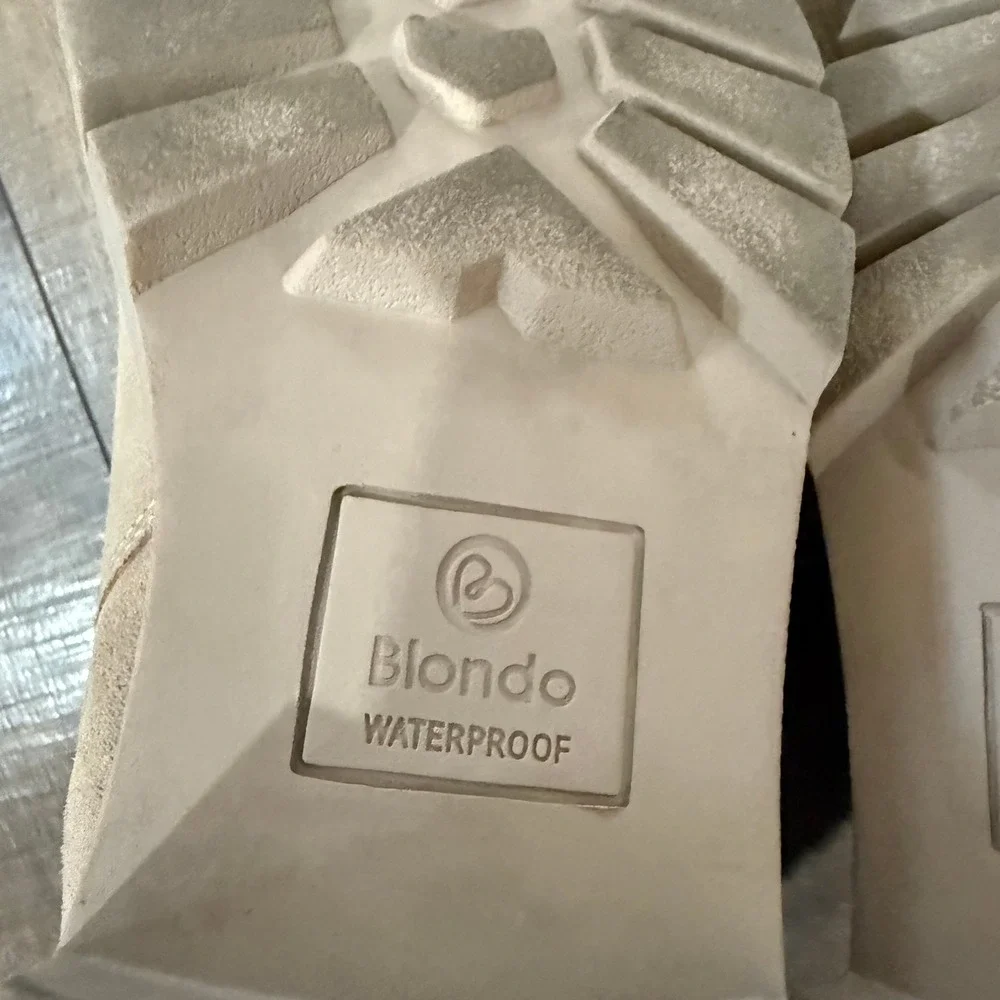 Blondo Dagger Waterproof Suede Leather‎ Lug Sole Buckle Ankle Boots 10M School